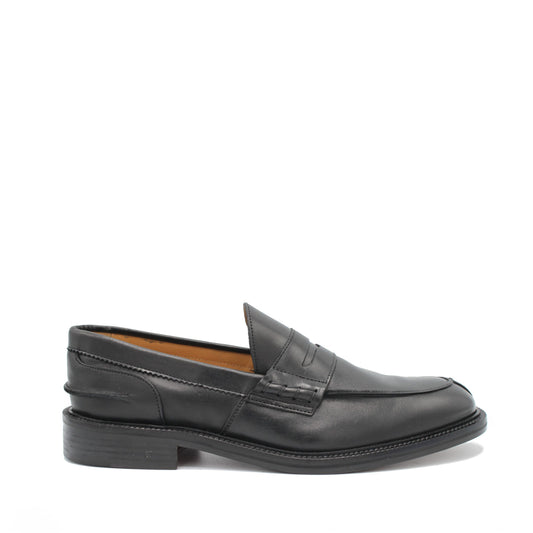 Saxone of Scotland Elegant Black Calf Leather Loafers